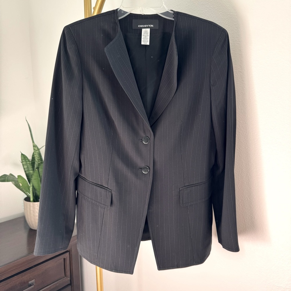 Jones New York Pinstripe Collarless Blazer - Size 8 - Black